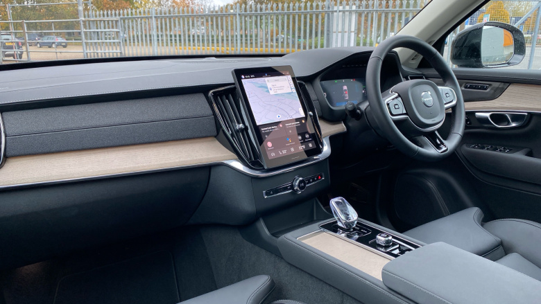 Volvo XC90 2.0 T8 PHEV Plus Dark 5dr AWD Geartronic Estate